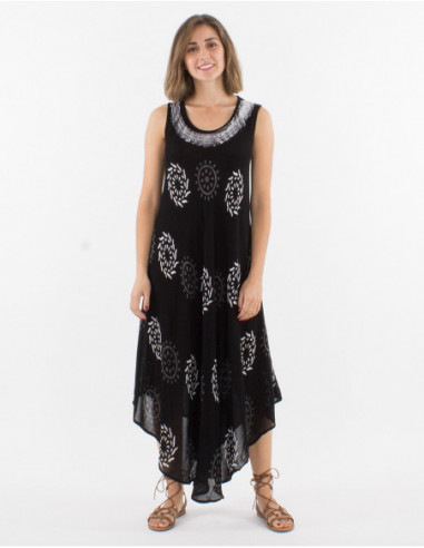 Robe longue de plage noire asymétrique sans manches baba cool avec motif soleil blanc