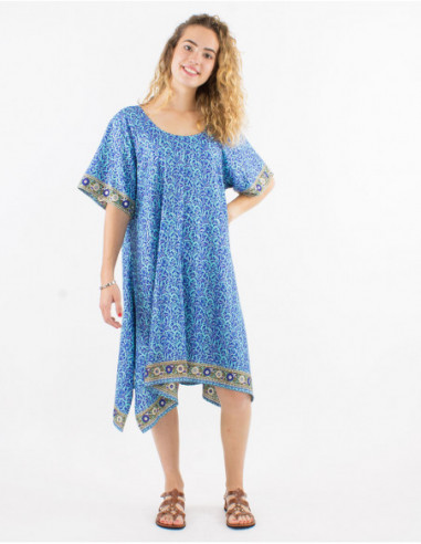 Wide and comfortable short dress with arabesque ethnic pattern