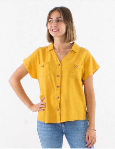 Basic blouse with wooden buttons